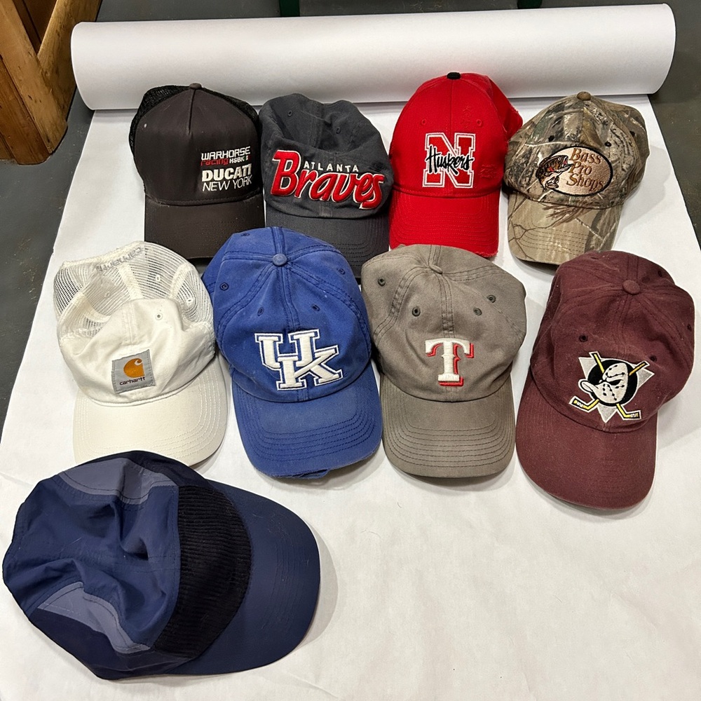 9 Hat Lot! 9 Used Hats Caps Various Teams & Brands - Braves Kentucky Carhartt